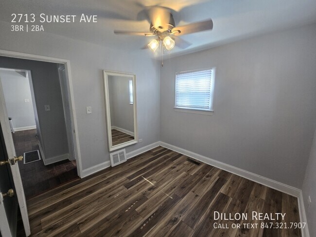 Building Photo - 2713 Sunset Ave
