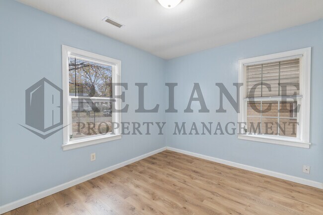 Building Photo - 1249 N Pershing St