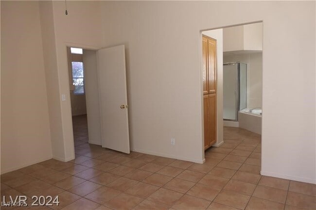 Building Photo - 6665 Golden Pond Cir