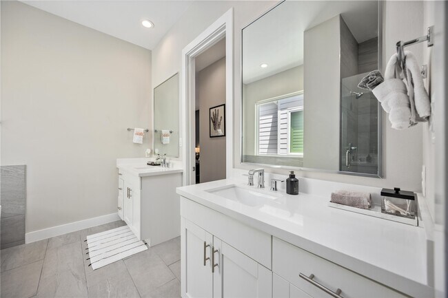 Building Photo - 5821 Kansas St