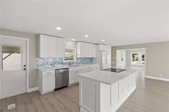 Building Photo - 57 San Remo Cir
