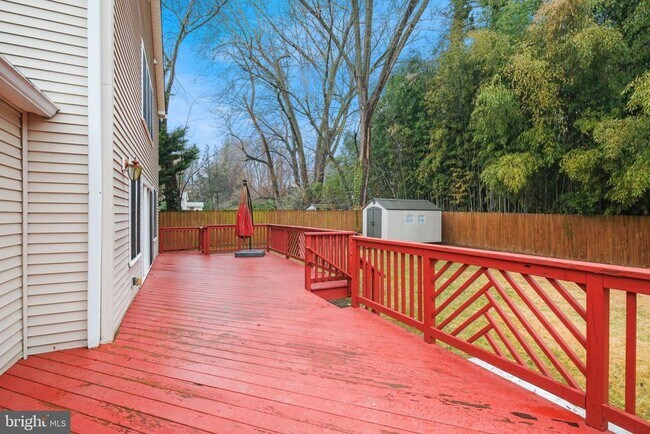 Building Photo - 711 Lamberton Dr