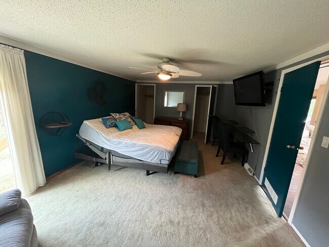 Building Photo - 425 Chapin Ln