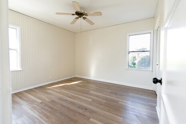 Building Photo - 233 W 64th St