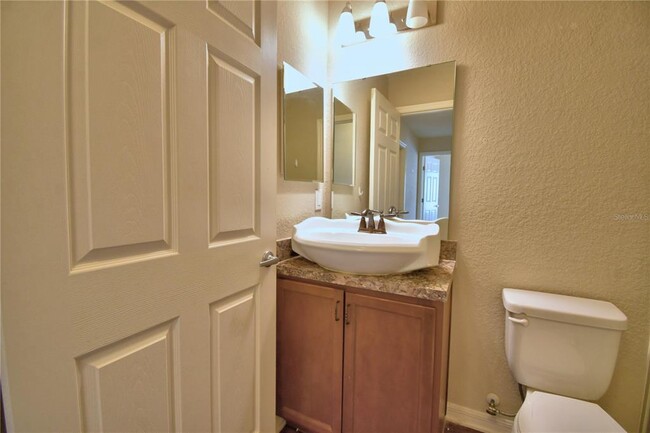 Building Photo - 605 Vittorio Dr