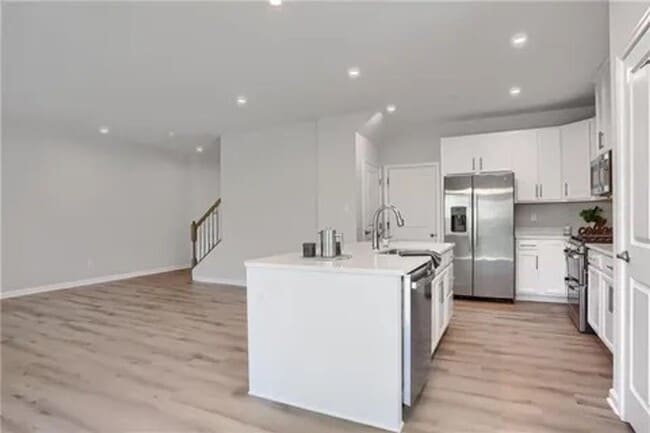 Building Photo - McConnell Trails 3 Bedroom, 2.5 Bathroom T...