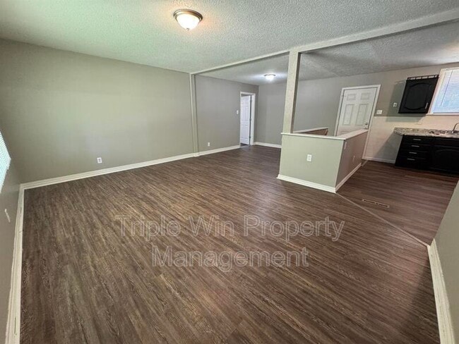 Building Photo - 48 Wayside Dr
