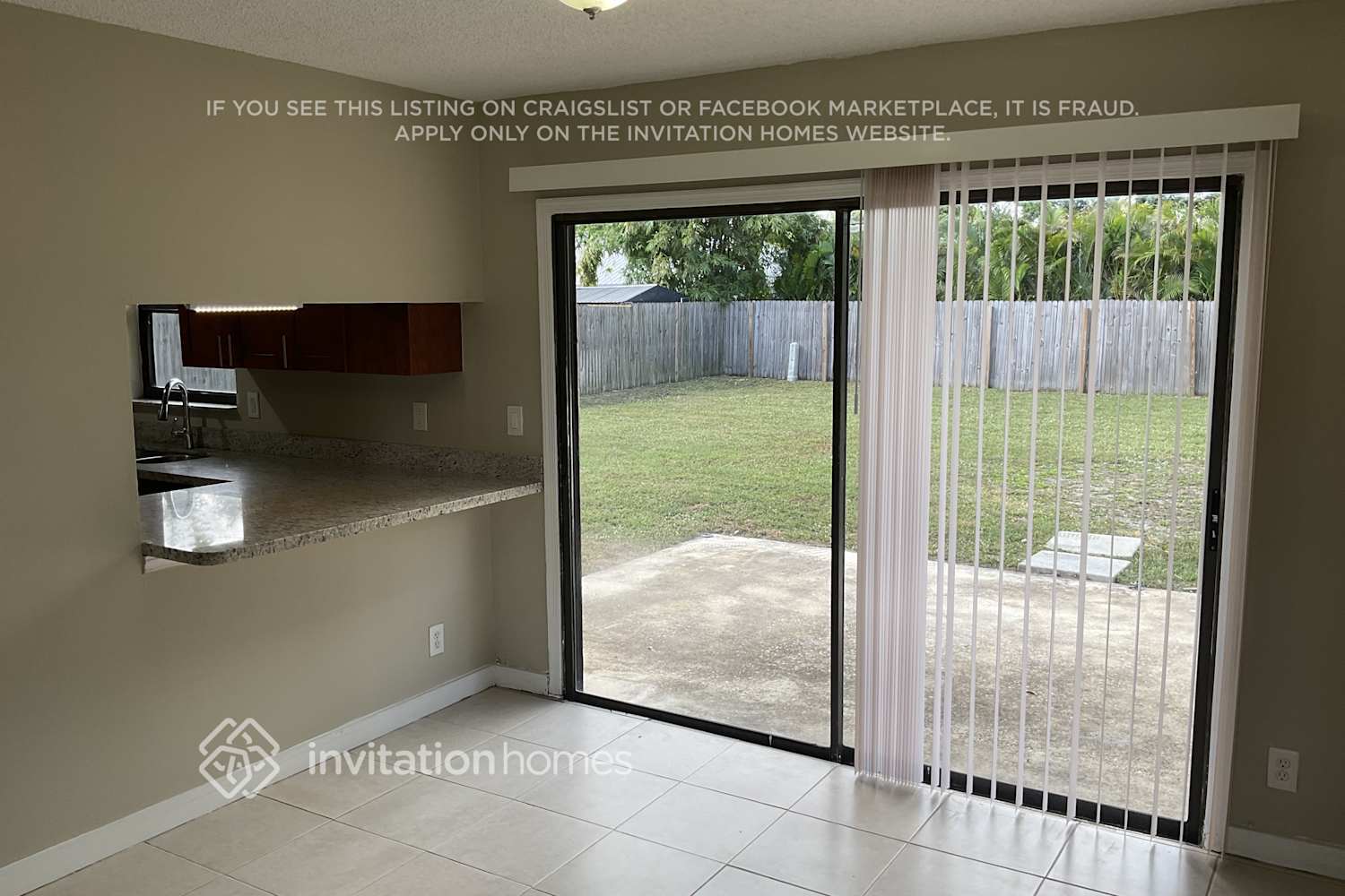 Building Photo - 112 La Mancha Ave