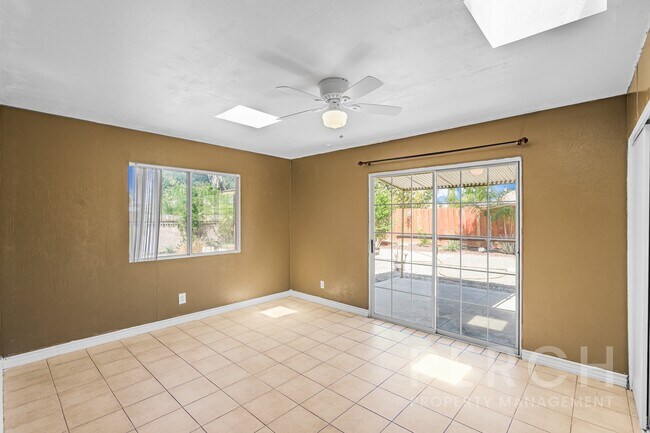 Building Photo - 41344 Mayberry Ave