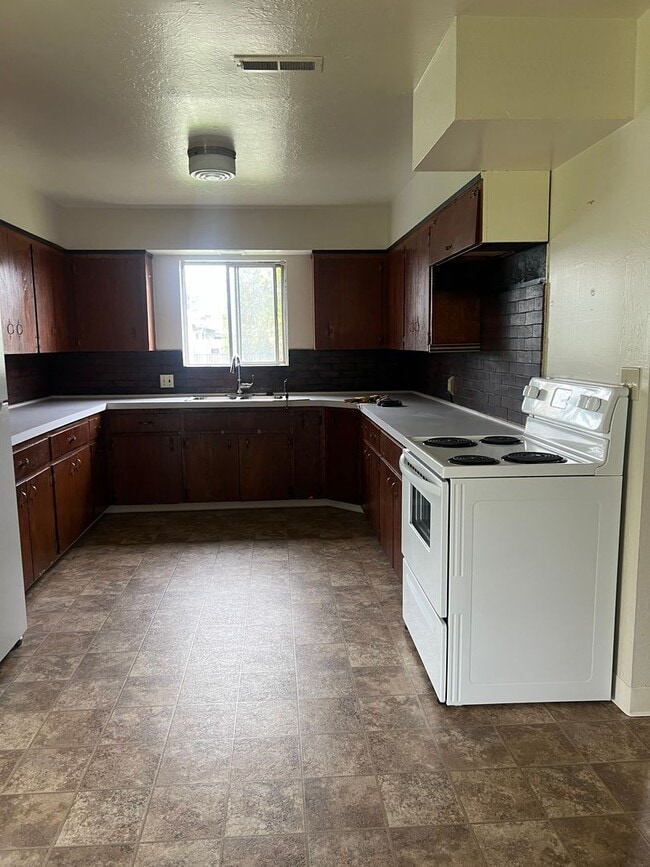 Building Photo - Arcata House Tier 2