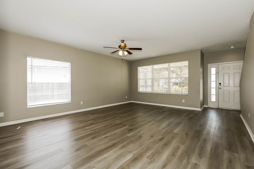 Building Photo - 3002 Summer Cruise Dr