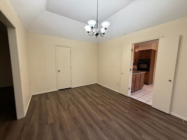 Building Photo - Huge Master Suite, culd-du-sac, Jenks Scho...