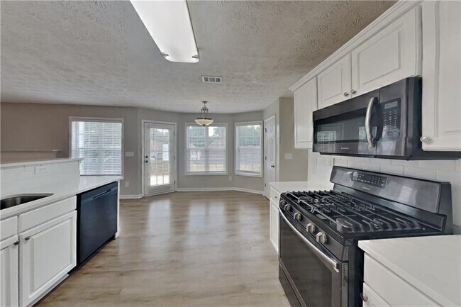 Building Photo - 2882 Manor Glen Ln NW