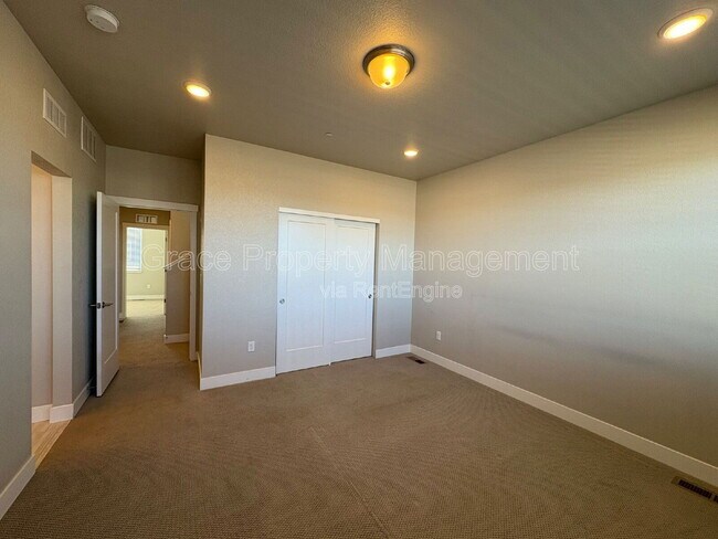 Building Photo - 1585 W 68th Ave