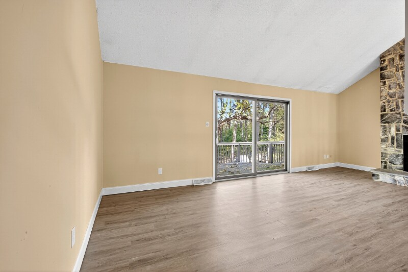 Building Photo - 5403 Doral Dr