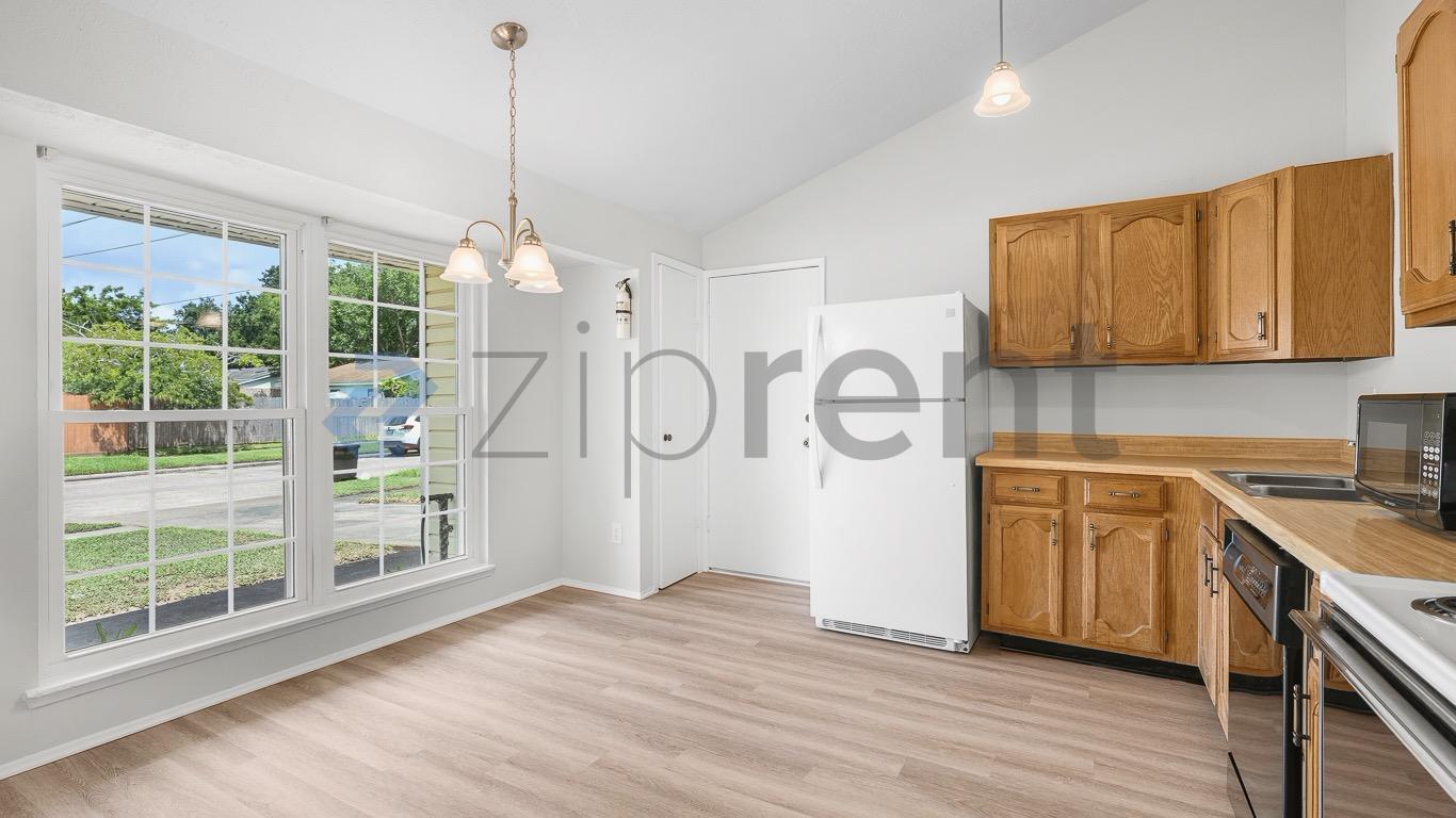 Building Photo - Unit
