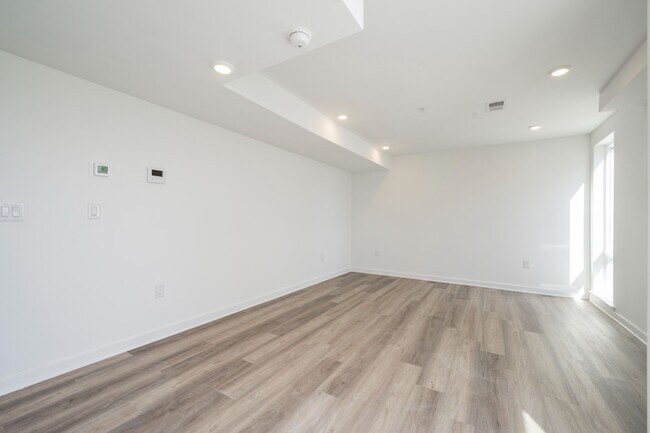 Building Photo - 1514 Master St