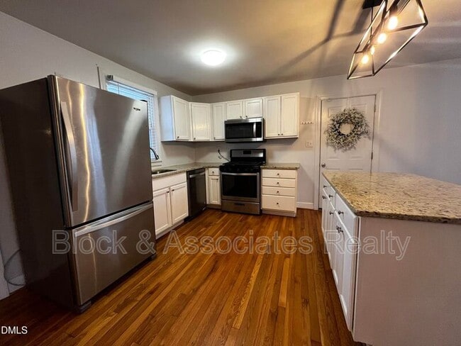 Building Photo - 712 Hadley Rd