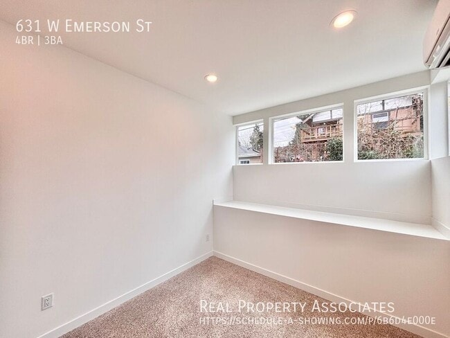 Building Photo - 631 W Emerson St