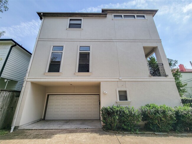 Building Photo - 604 Reinerman St
