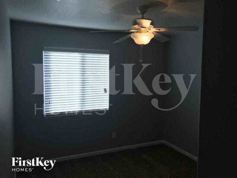 Building Photo - 7404 Fencerow St