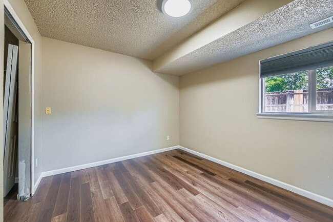 Building Photo - 6652 Provincial Dr