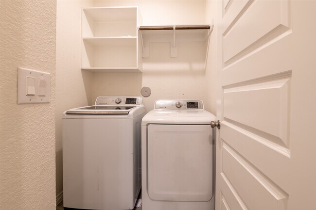 Building Photo - 25012 Armagh Rd