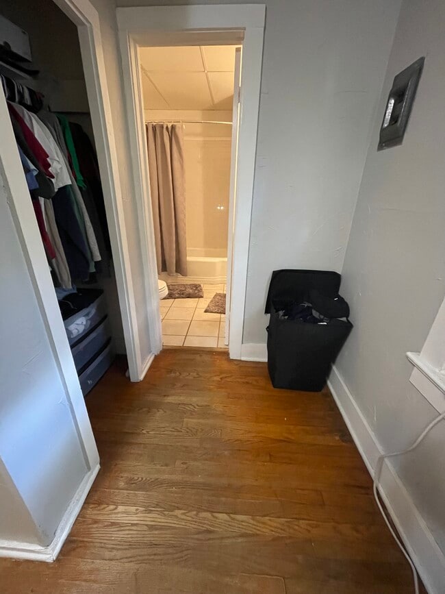 Bedroom to bath - 710 Chautauqua Ave
