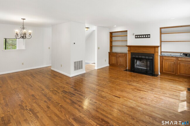 Building Photo - 28 Rockmeadow Rd