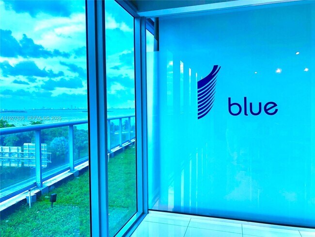 Building Photo - 601 NE 36th St