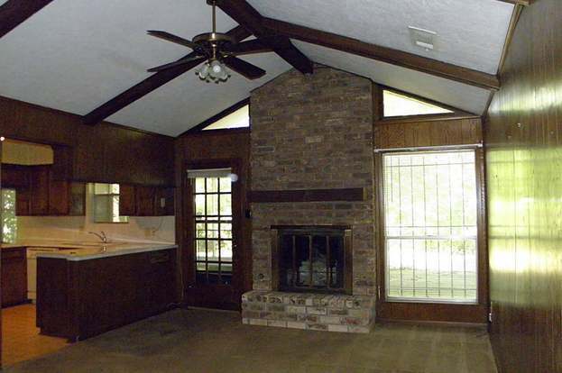 Building Photo - 223 Normal Park Dr