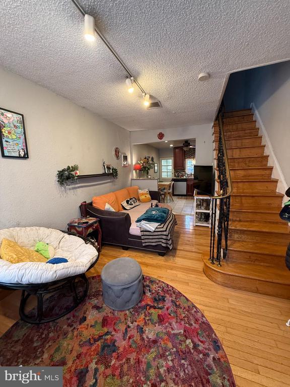 Building Photo - 740 St Albans St