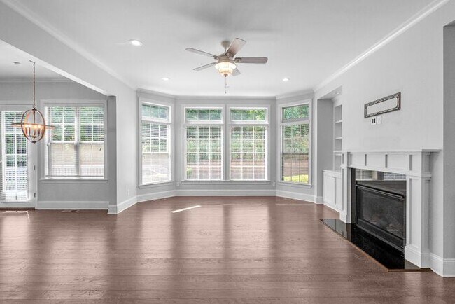 Building Photo - Stunning All-Brick Home in BridgeMill Community!