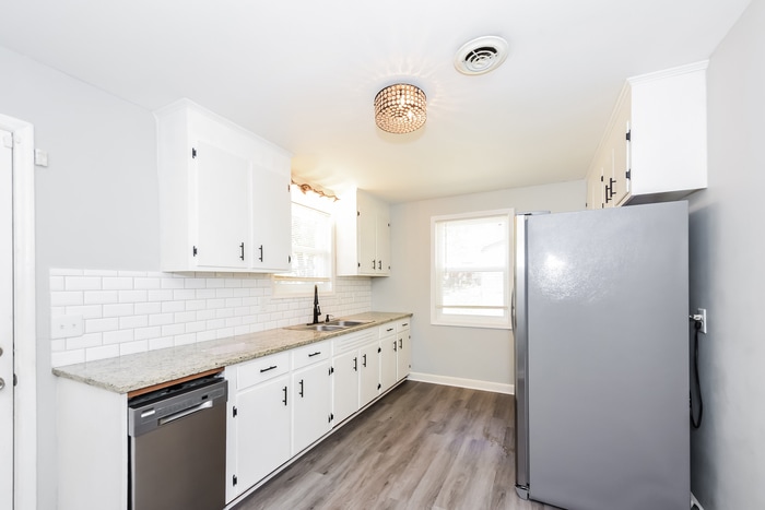 Building Photo - 434 Mockernut Ln