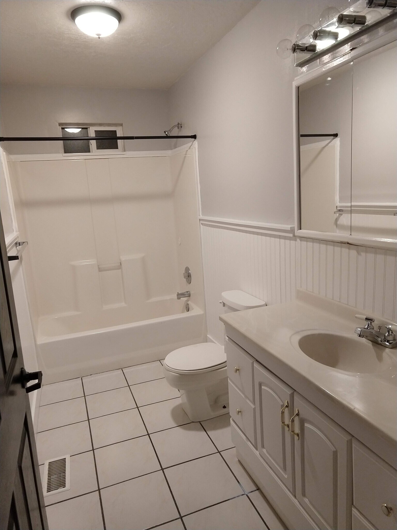 Guest bathroom - 14659 S 1690 W