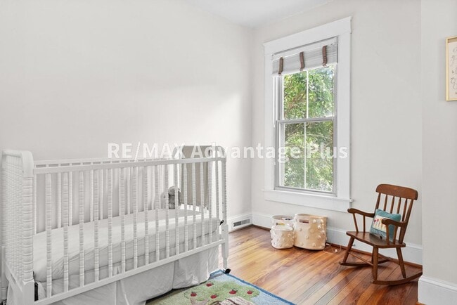 Building Photo - Spacious home located in The Avenues