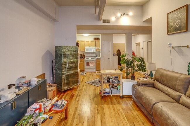 Building Photo - 1034 Clinton St