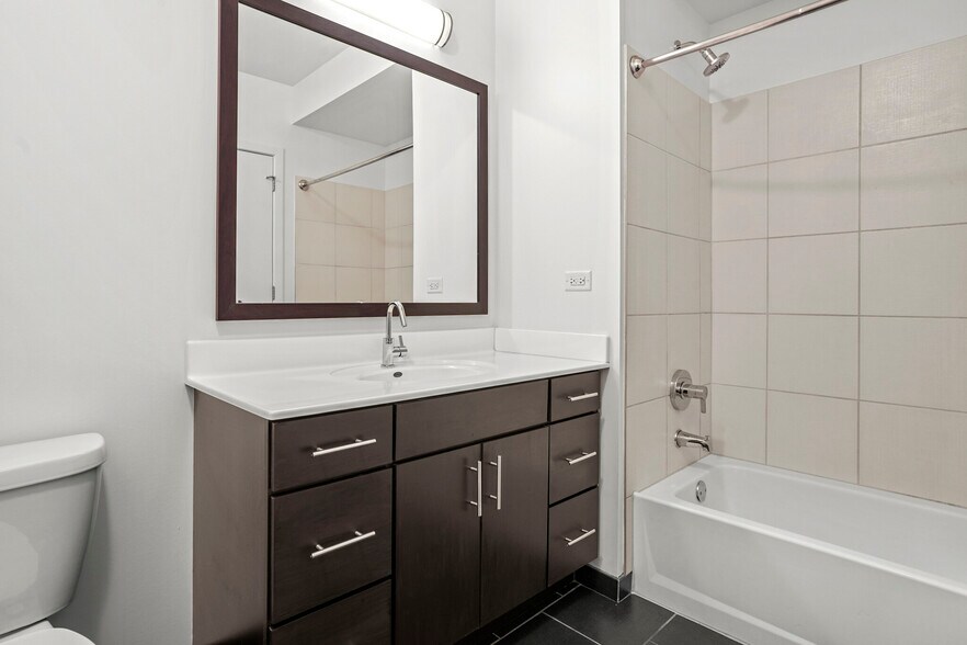 Building Photo - 3788 N Halsted St