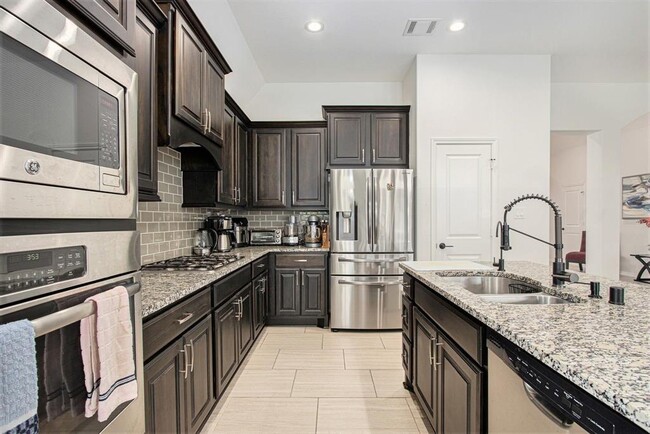 Building Photo - 29138 Garden River Ct