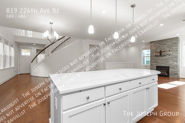 Building Photo - 819 224th Ave NE