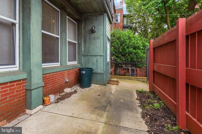 Building Photo - 1723 Wallace St