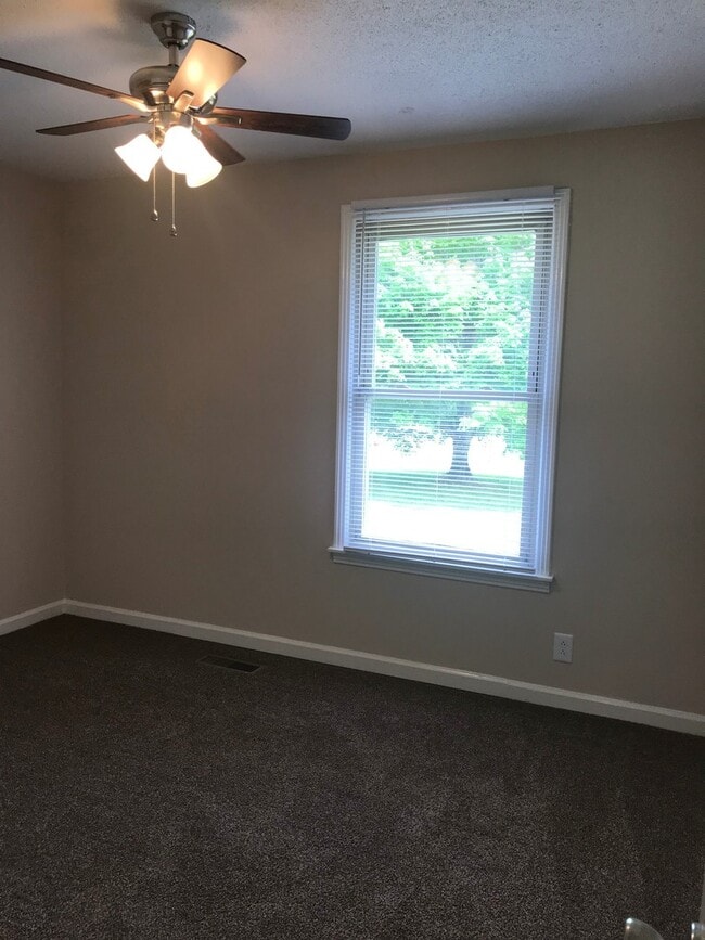 Building Photo - 808 Bedford Dr
