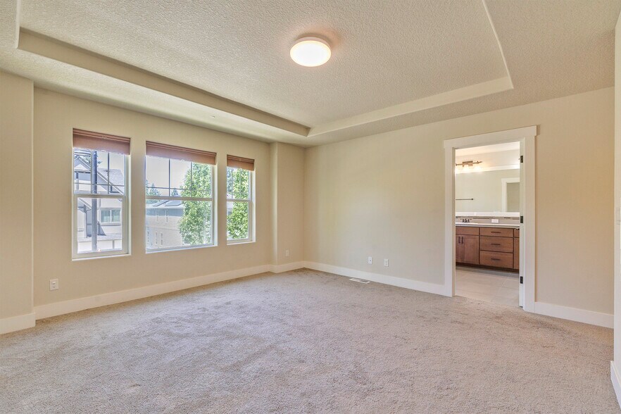 Building Photo - 476 NE 76th Ave