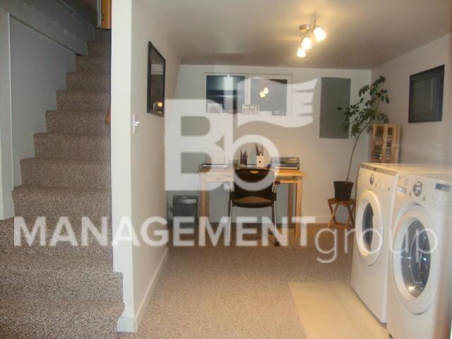 Building Photo - Charming Sellwood Home Offers Lots of Character & Charm!