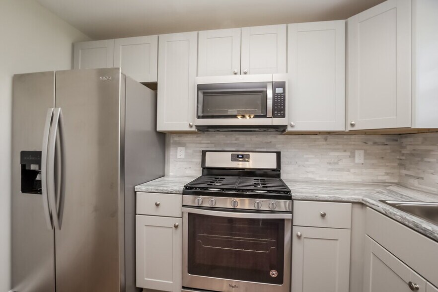 Building Photo - 6923 Silver Grass Ct