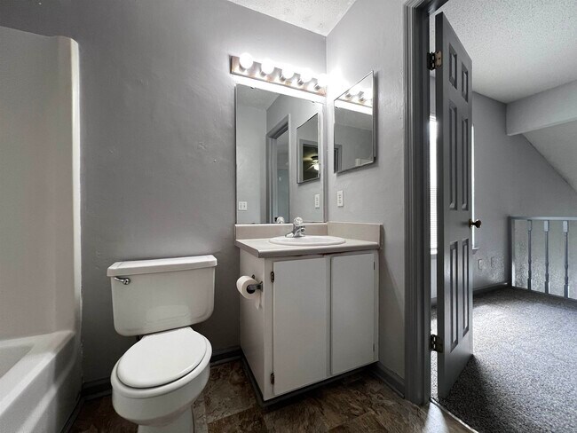Building Photo - 1406 Golden Park Ct
