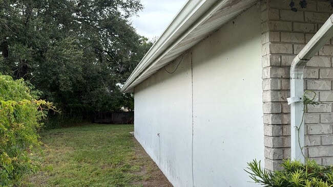 Building Photo - 6403 Eric Dr
