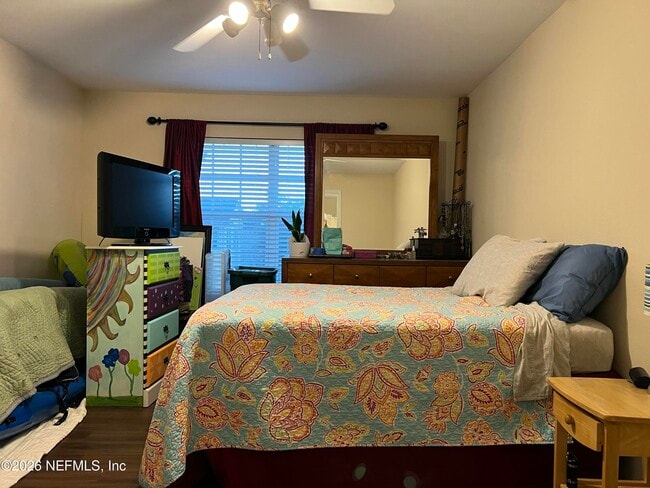 Building Photo - 7800 Point Meadows Dr