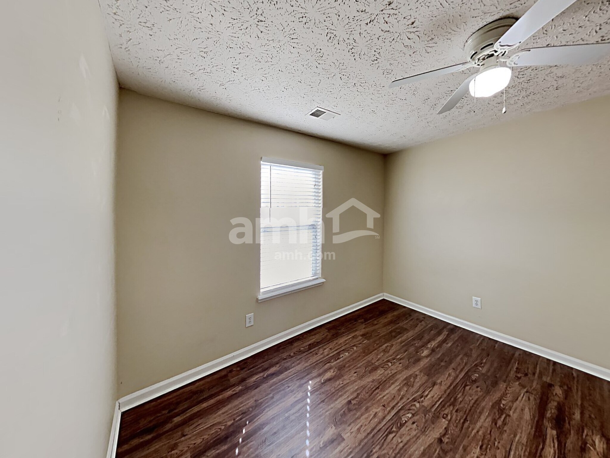 Building Photo - 4855 Lake Park Ter