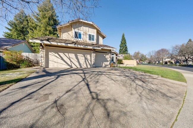 Building Photo - 3 Bedroom Folsom Home with Updated Kitchen, Pool and 3-Car Garage!